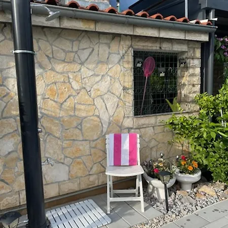 Apartment Besa Pirovac