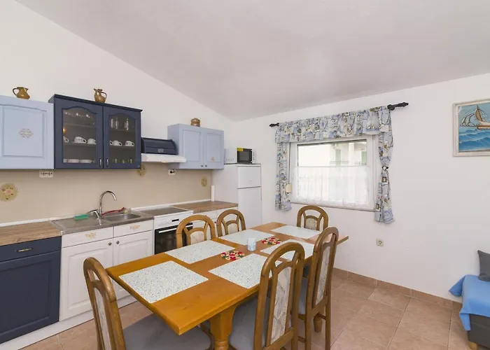 Besa Apartment Pirovac