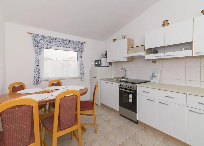 Appartement Besa Pirovac